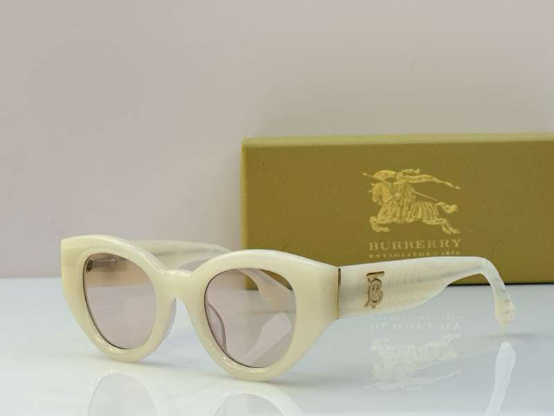 Picture of Burberry Sunglasses _SKUfw55559230fw